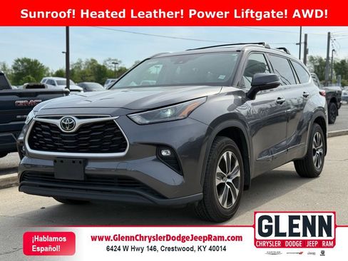 Used 2022 Toyota Highlander XLE AWD/4WD image 1