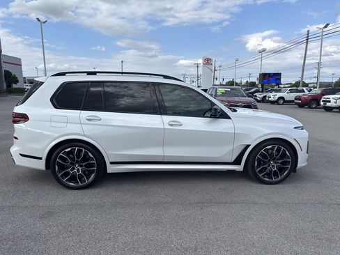 Used 2023 BMW X7 M60i image 3