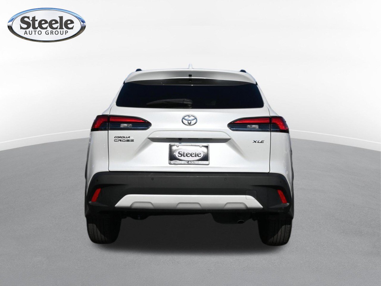 Used 2023 Toyota Corolla Cross XLE w/ Convenience Package FWD image 6