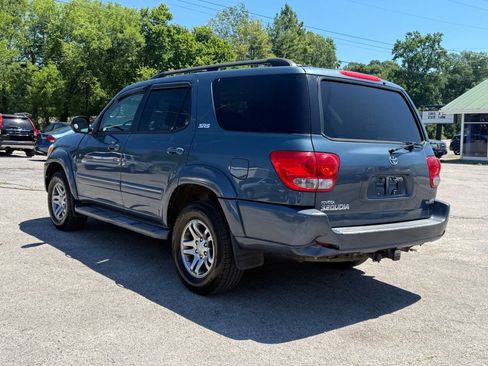 Used 2007 Toyota Sequoia SR5 RWD image 4