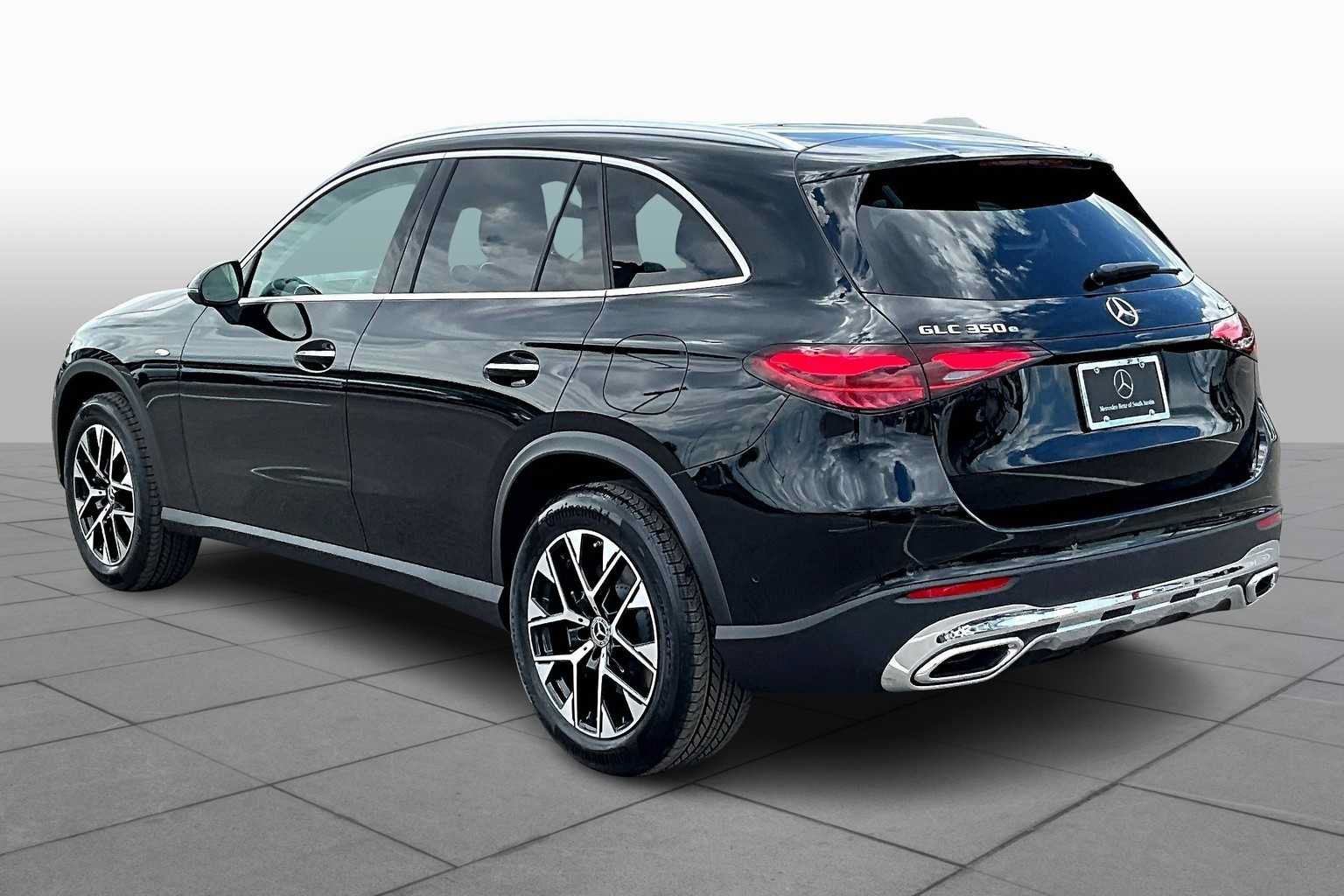Used 2025 Mercedes-Benz GLC 350e 4MATIC image 12