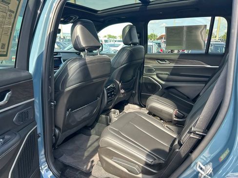 Used 2026 Jeep Grand Cherokee L Limited w/ Limited Altitude Package RWD image 32