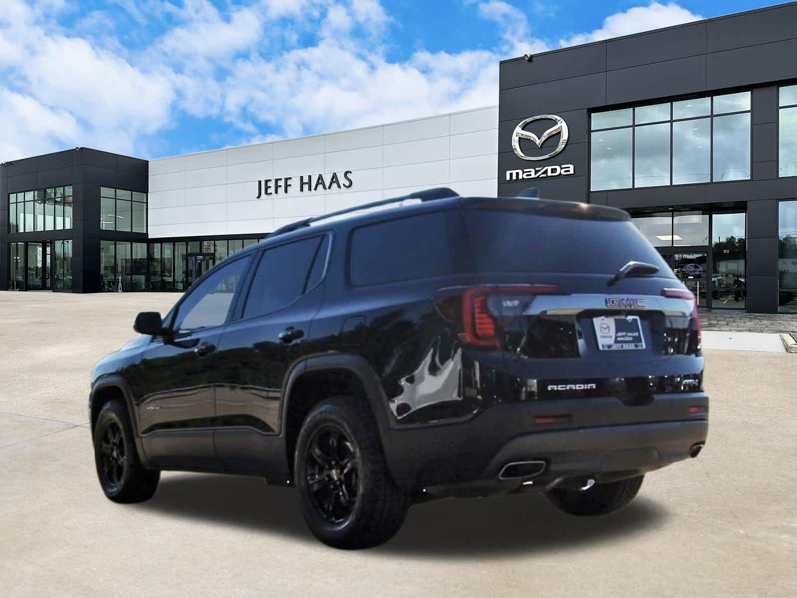 Used 2023 GMC Acadia AT4 w/ Technology Package AWD/4WD image 2