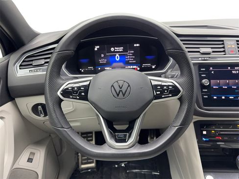 Used 2024 Volkswagen Tiguan SE R-Line image 59