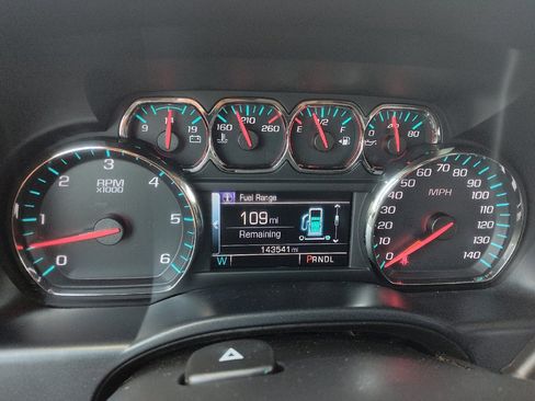 Used 2017 Chevrolet Silverado 1500 LT w/ All Star Edition AWD/4WD image 23