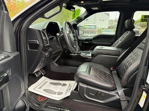 Used 2019 Ford F150 Lariat w/ Equipment Group 502A Luxury AWD/4WD image 11