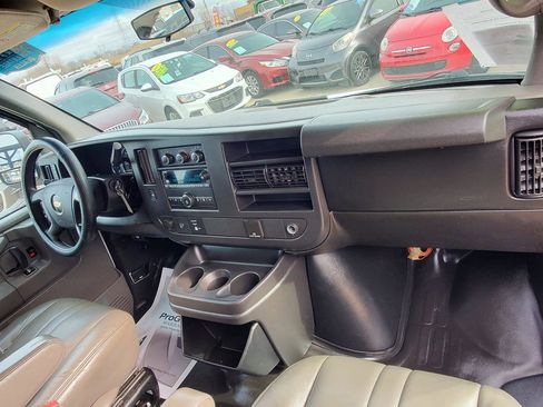 Used 2015 Chevrolet Express 2500 RWD image 15