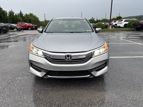Used 2017 Honda Accord LX image 2