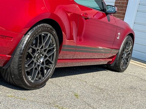 Used 2014 Ford Mustang Shelby GT500 w/ Equipment Group 821A RWD image 34