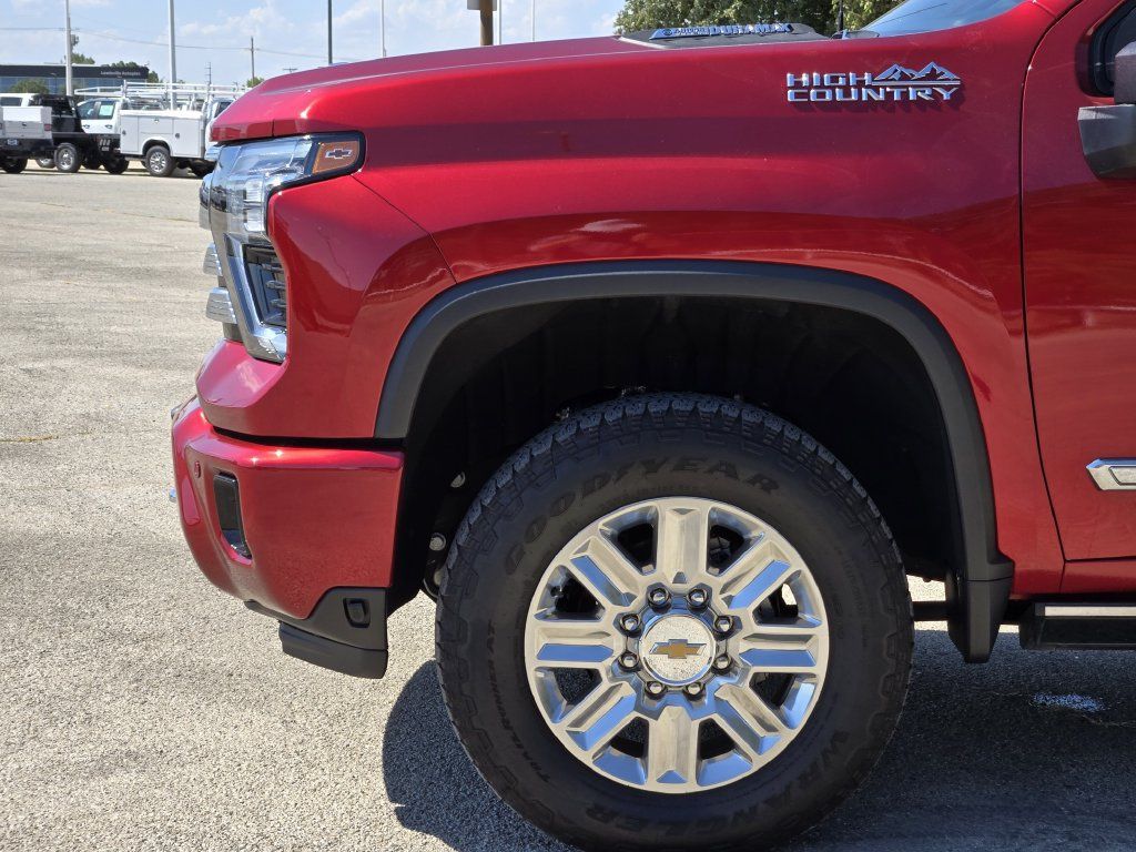Used 2025 Chevrolet Silverado 3500 High Country w/ High Country Premium Package AWD/4WD image 8