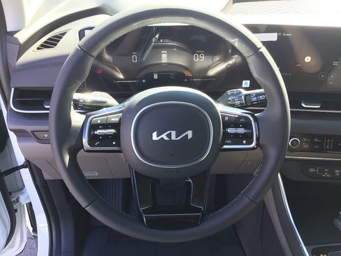 New 2026 Kia Carnival EX image 11