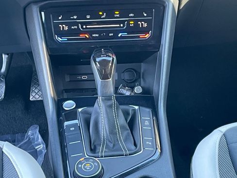 Used 2025 Volkswagen Taos SE image 37