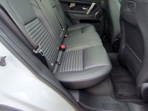 Used 2025 Land Rover Discovery Sport S image 21