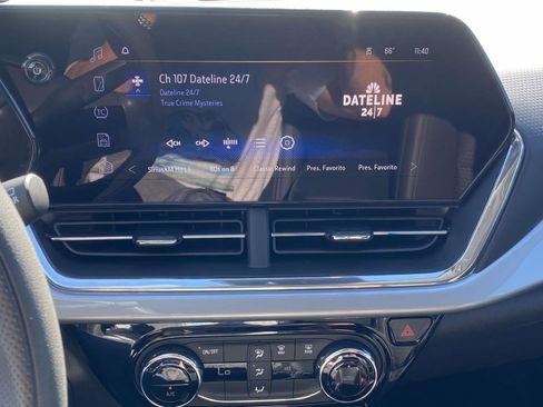 Used 2025 Chevrolet Trax LT image 10