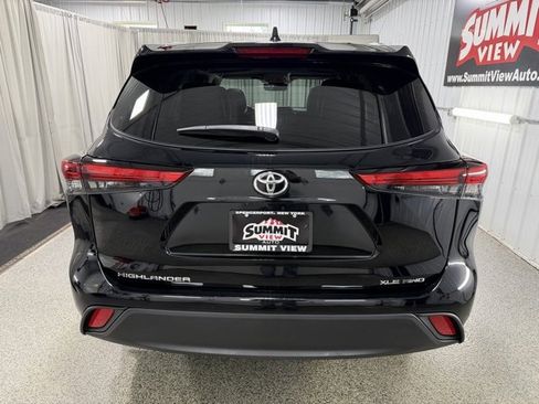 Used 2022 Toyota Highlander XLE image 5
