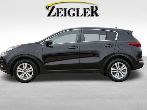 Used 2017 Kia Sportage LX image 4