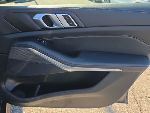 Used 2023 BMW X5 xDrive40i w/ M Sport Package image 11