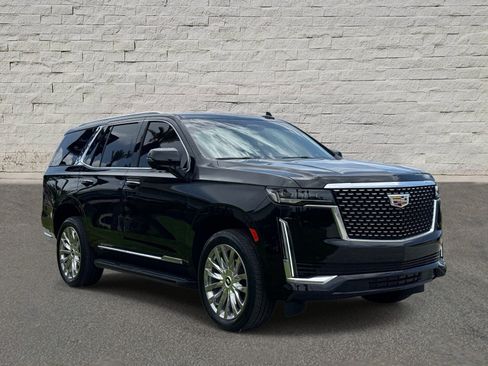 Used 2023 Cadillac Escalade Premium Luxury w/ LPO, Floor Liner Package AWD/4WD image 6