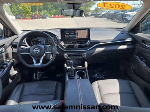 Used 2023 Nissan Altima 2.5 SR w/ SR Premium Package AWD/4WD image 18