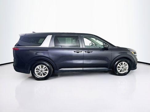 Used 2024 Kia Carnival LX image 10