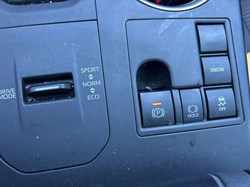 Certified 2023 Toyota Highlander LE image 17