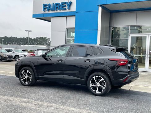 Used 2024 Chevrolet Trax RS image 3