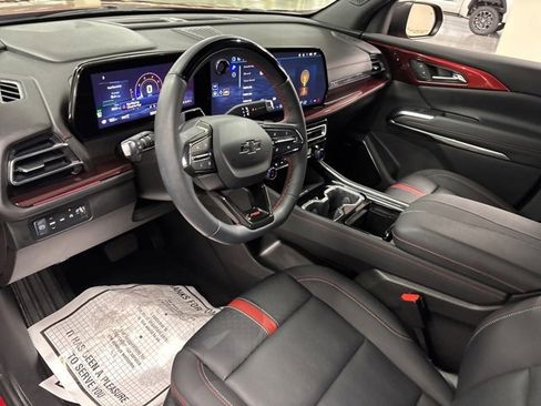 Used 2024 Chevrolet Traverse RS image 18