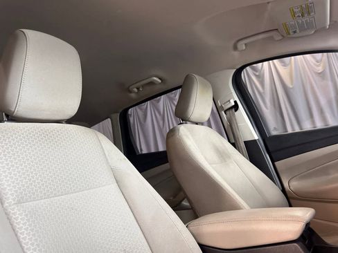 Used 2018 Ford Escape SE w/ Ford Safe & Smart Package FWD image 18