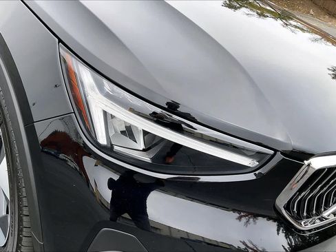 Used 2025 Volvo XC40 B5 Core w/ Protection Package Premier image 31