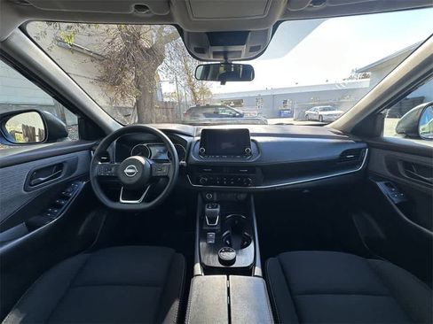 Used 2023 Nissan Rogue S image 10