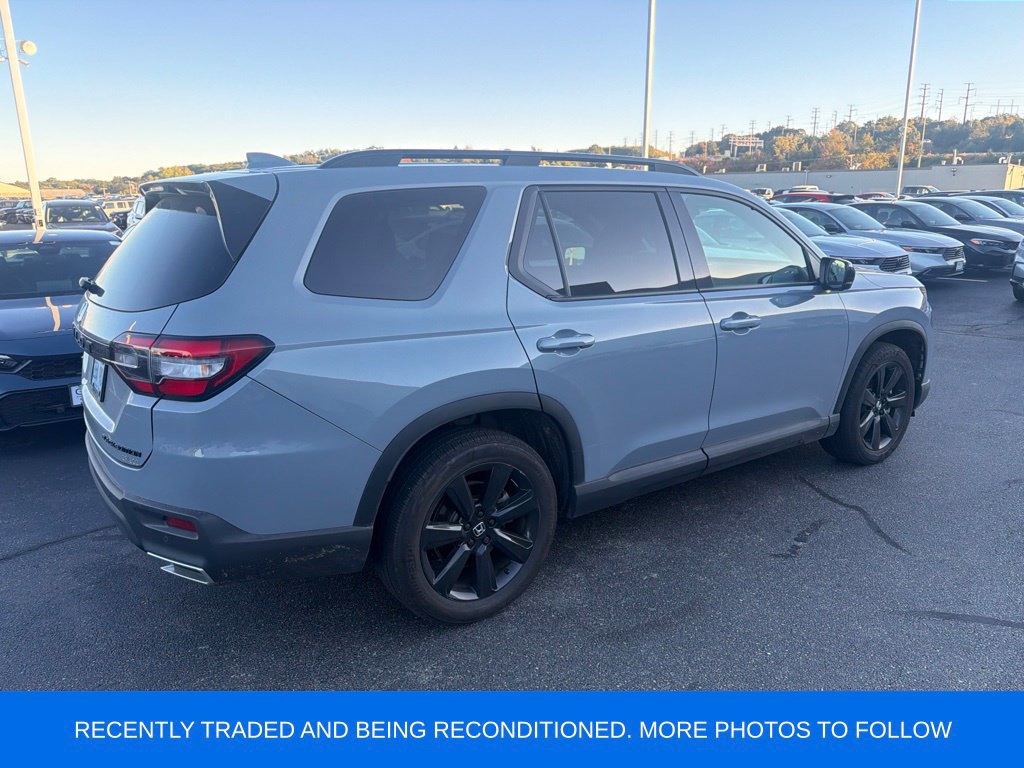 Used 2025 Honda Pilot Black Edition image 2