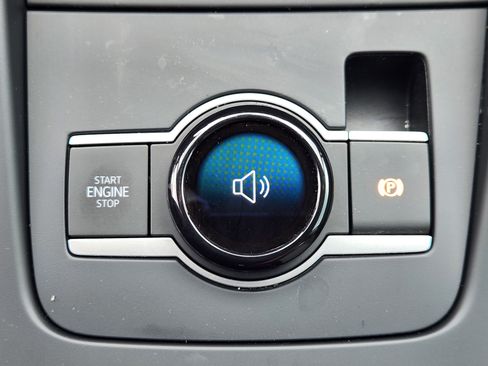 Certified 2025 Volkswagen Tiguan S AWD/4WD image 20