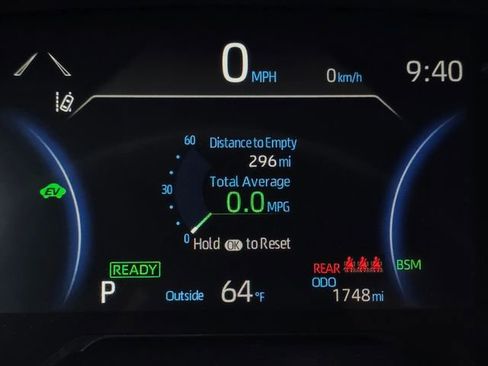 Used 2025 Toyota RAV4 XLE AWD/4WD image 28