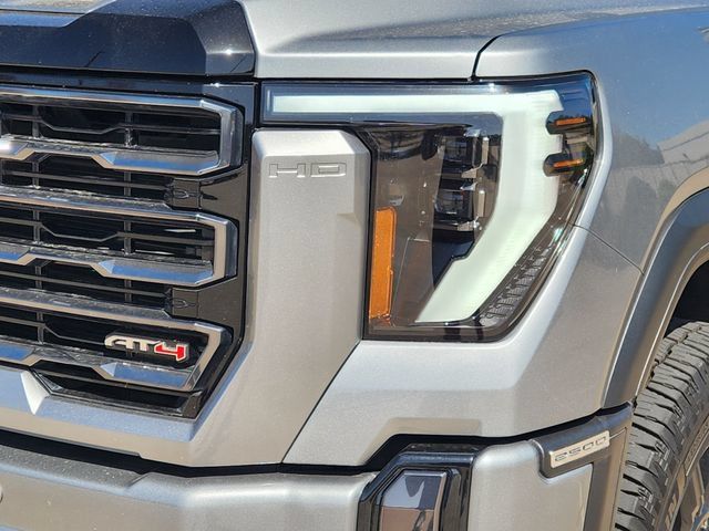 Used 2024 GMC Sierra 2500 AT4 w/ AT4 Premium Plus Package AWD/4WD image 9