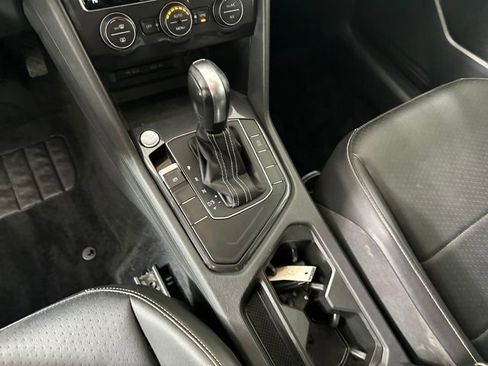 Used 2021 Volkswagen Tiguan SE image 20