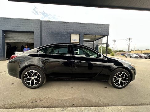 Used 2017 Buick Regal Sport Touring FWD image 9