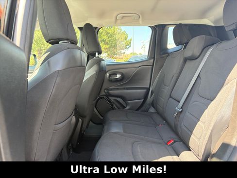 Used 2017 Jeep Renegade Altitude AWD/4WD image 16