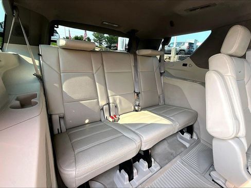 Used 2025 Cadillac Escalade Sport Platinum w/ LPO, Floor Liner Package AWD/4WD image 23