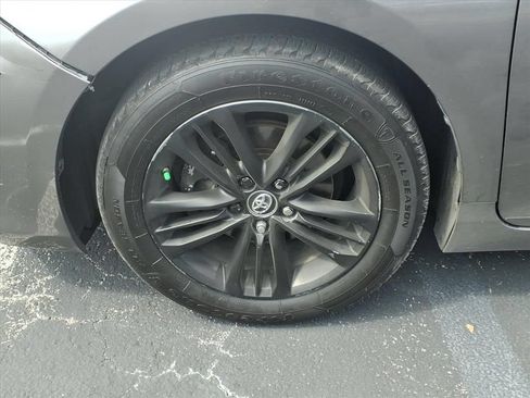 Used 2017 Toyota Camry SE FWD image 15