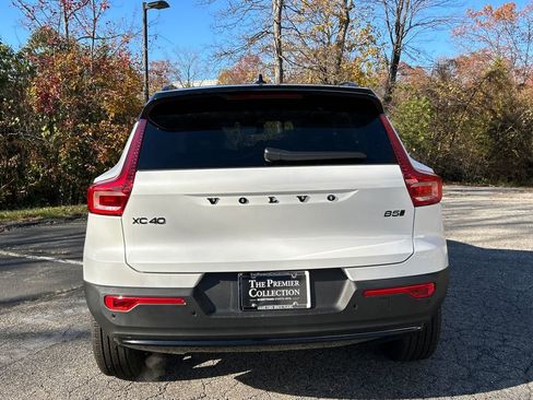 New 2026 Volvo XC40 B5 Ultra w/ Climate Package AWD/4WD image 3