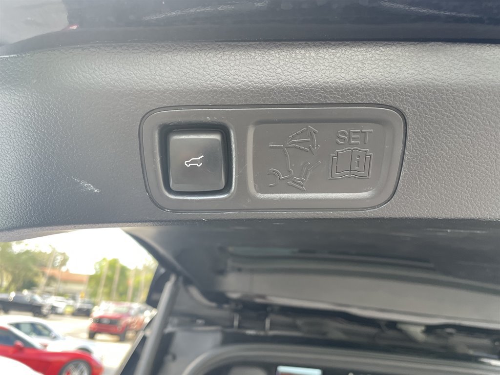 Used 2019 Lincoln Navigator L Select AWD/4WD image 33