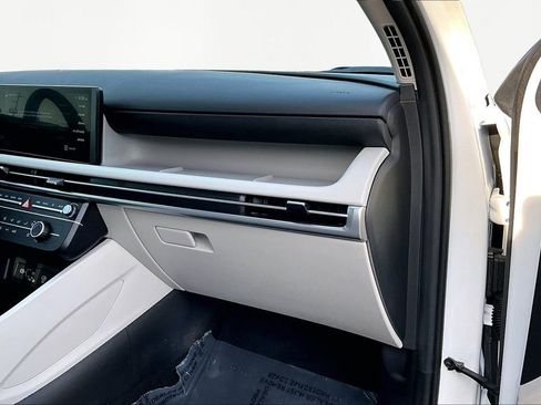 Used 2025 Hyundai Tucson SE image 17