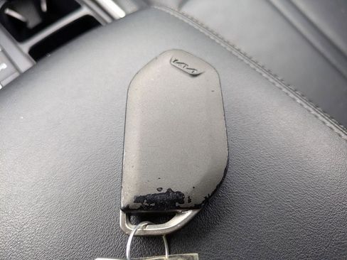 Used 2024 Kia Sorento S FWD image 29
