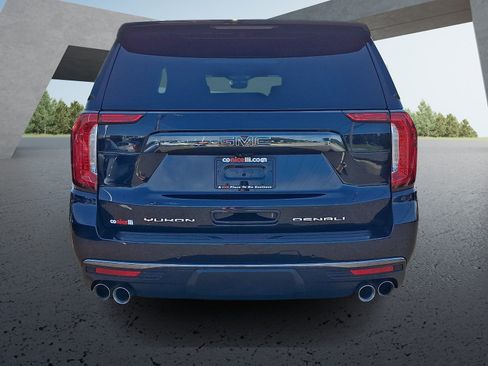 Used 2023 GMC Yukon XL Denali Ultimate AWD/4WD image 5