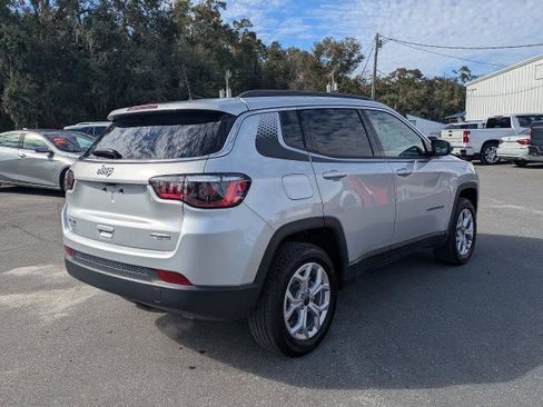 Used 2025 Jeep Compass Latitude w/ Convenience Group image 8