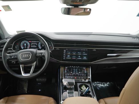 Used 2022 Audi Q8 Premium Plus w/ Premium Plus Package AWD/4WD image 17