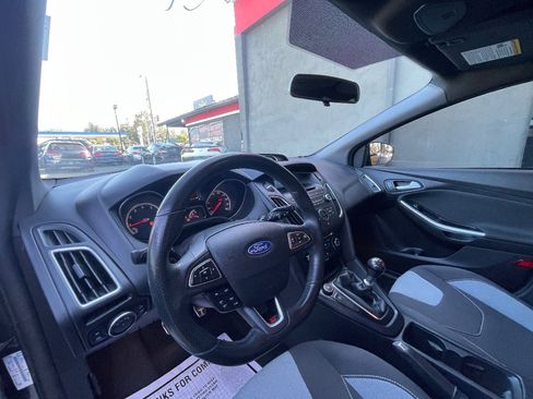 Used 2015 Ford Focus ST image 9