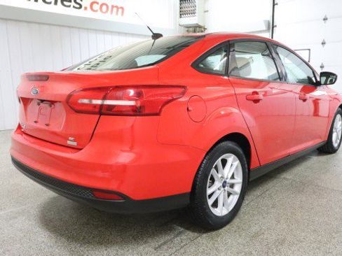 Used 2017 Ford Focus SE FWD image 6