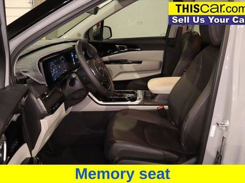 Used 2024 Kia Carnival SX image 19