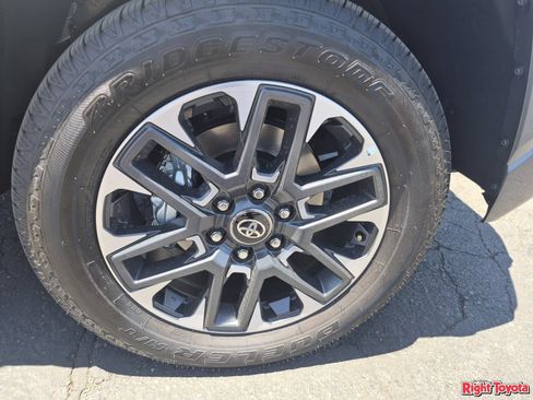 New 2026 Toyota Tundra Limited AWD/4WD image 10